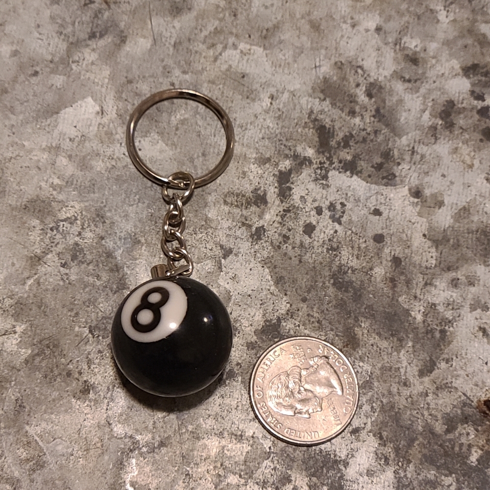 8 ball keychain